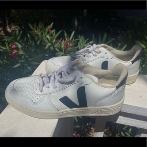 V-10 Veja sneakers